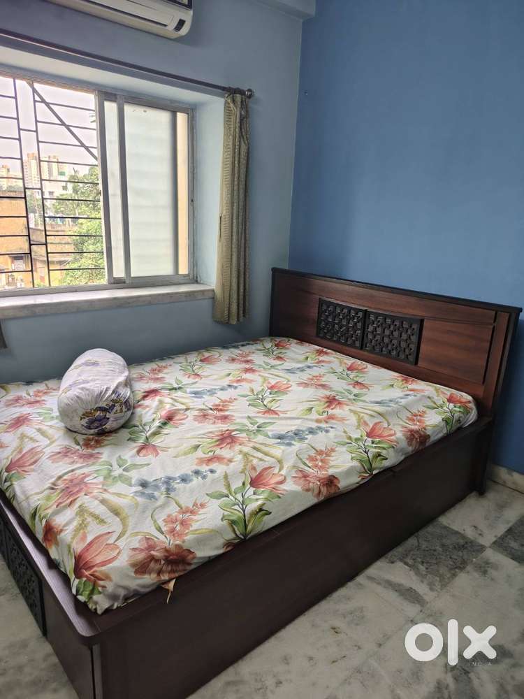 New Queen Size Wooden Bed
