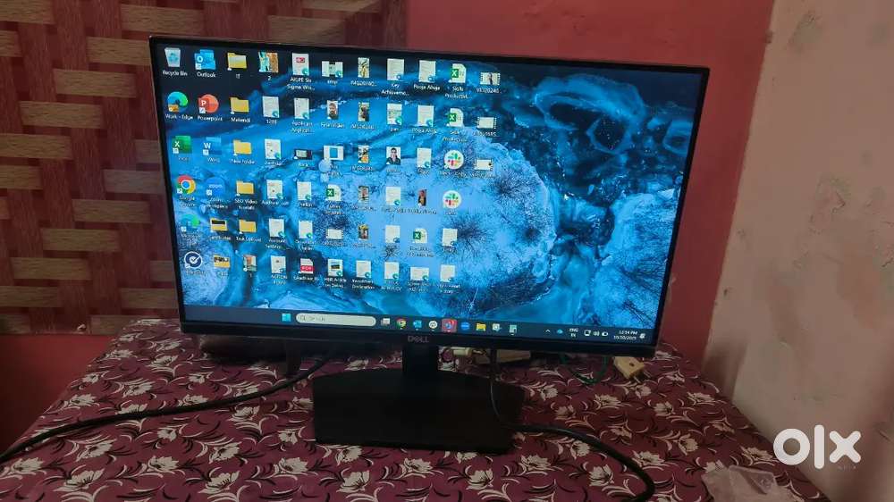 Dell 22 inch Full HD Ultra Slim Monitor