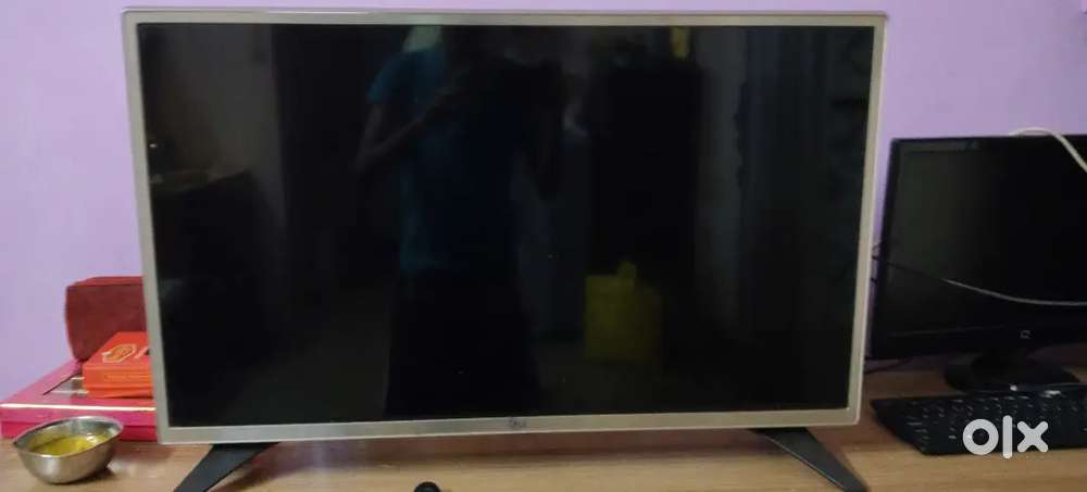 LG(32)inch smart HD TV