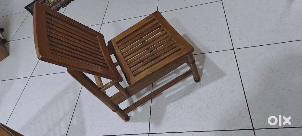 4 wooden chairs