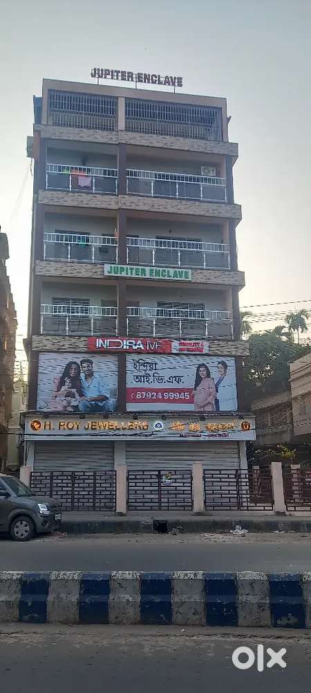 2bhk road side flat rent