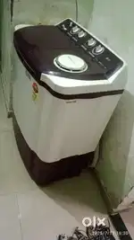 LG 8.5 wishing masin semi automatic 1yers old = 9000