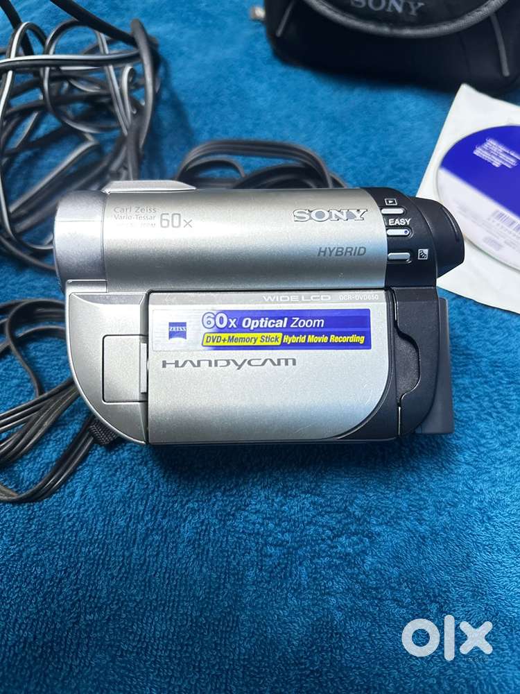Sony HandyCam DCR-DVD650 Mini DVD Hybrid Camcorder 60x Zoom