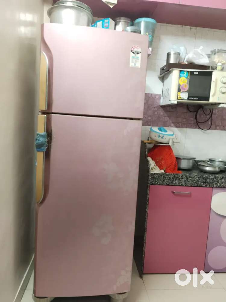 Samsung 277ltr capacity double door fridge.