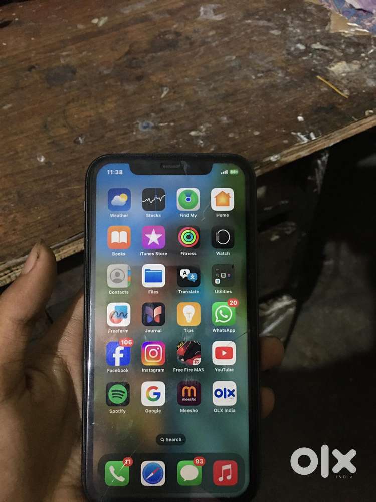 I phone 11 128gb bettery health 80