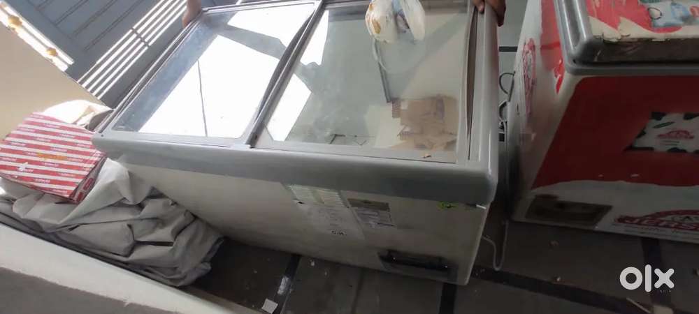 Milk and ice cream fridge in good condition for sale