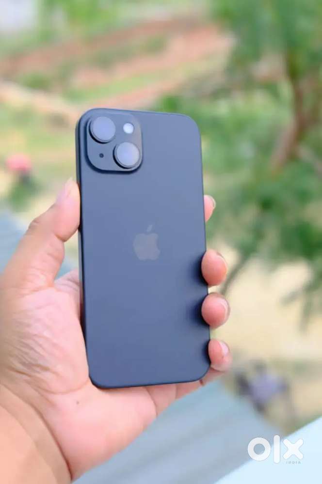 I phone 15 10 month old Bill box available