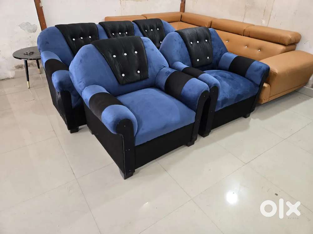 Bada sale..market se half rate Mai sofa set