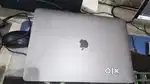 MacBook pro 15 incheh 2018  6 core Intel i7  graphics redeon + UHD 5.5
