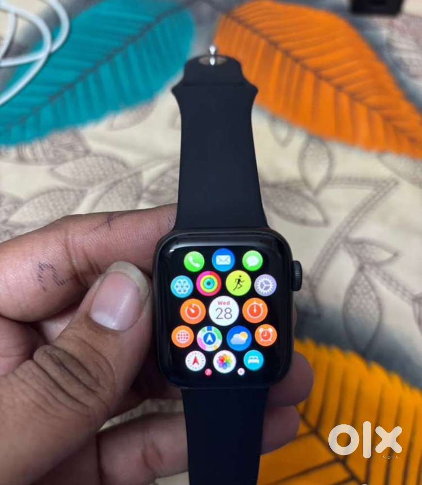 New Apple Watch Series 6 (GPS + Cellular, 38mm)