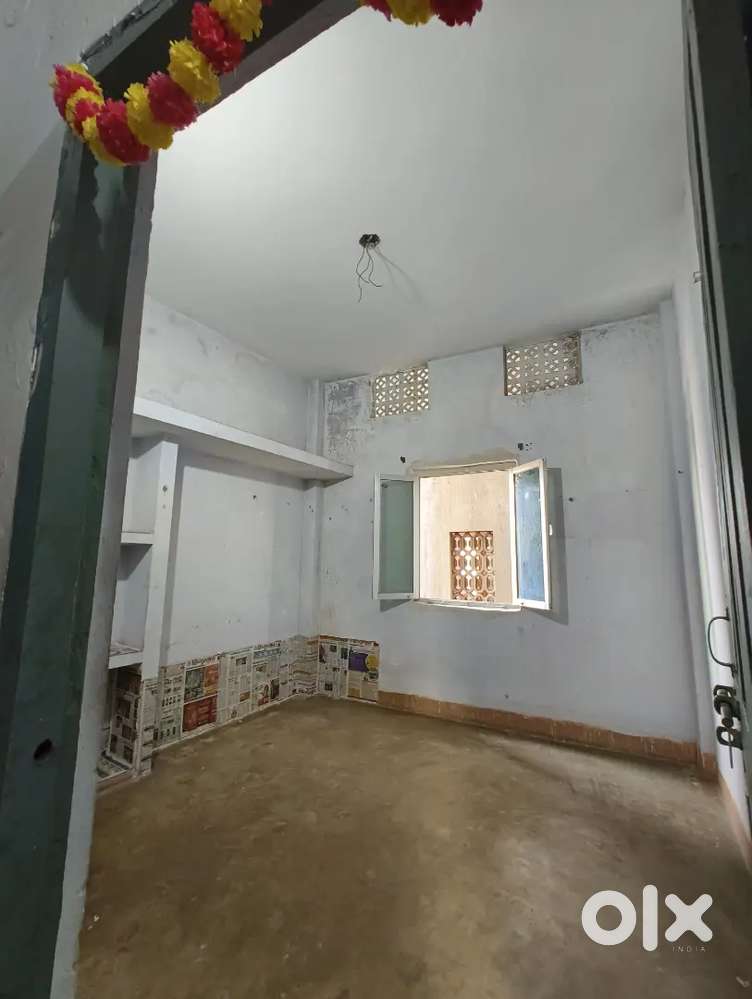 1 Single Room With Kitchen For Girls Only In Boring Road