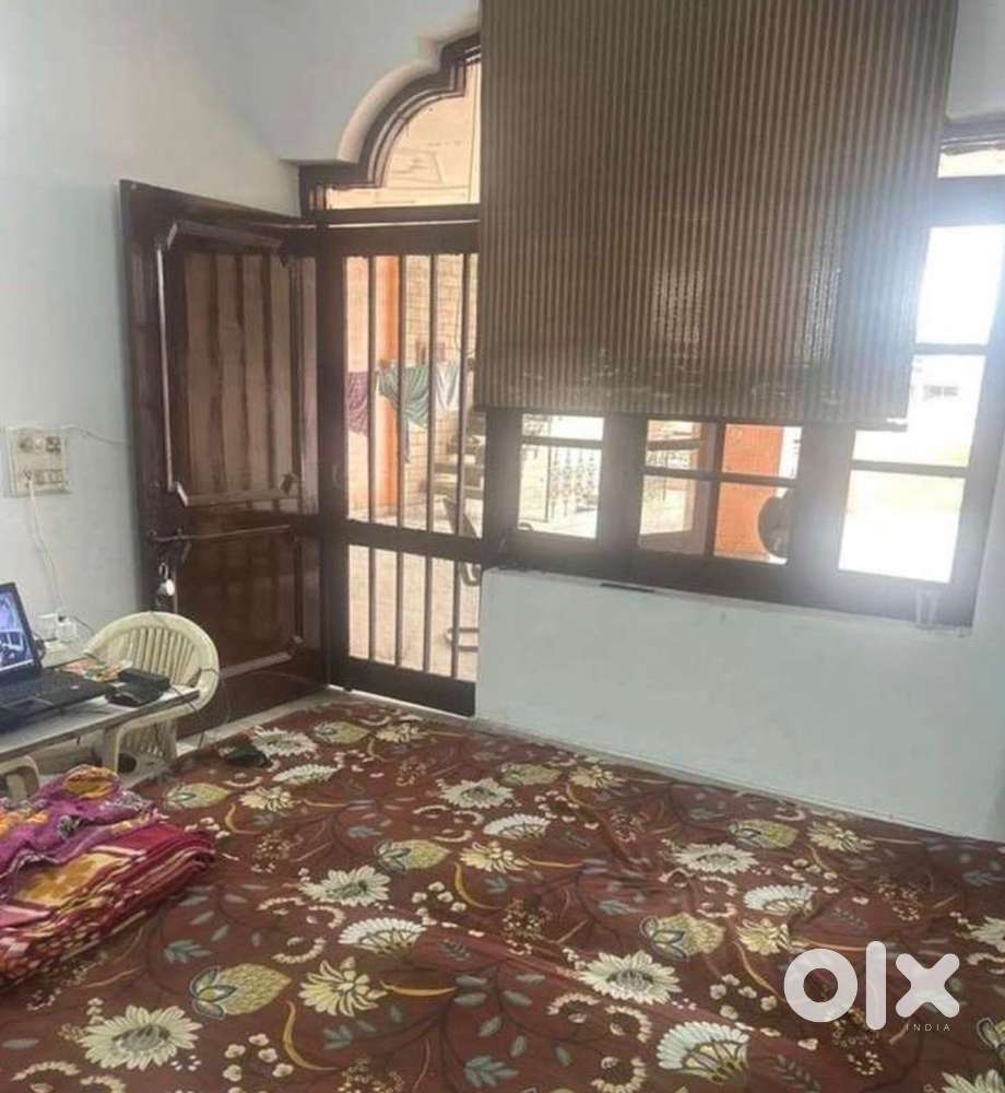 Need Roommate / Professional/ Student