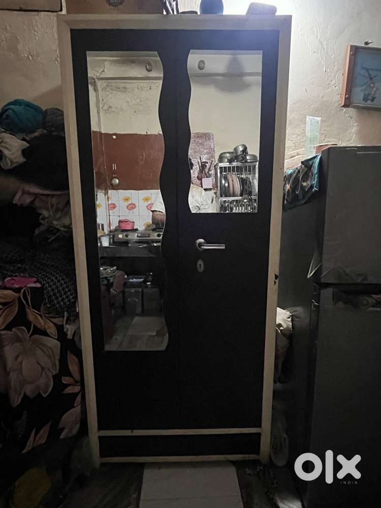 2 Door Almirah with Mirror – Good Condition, Urgent Sale