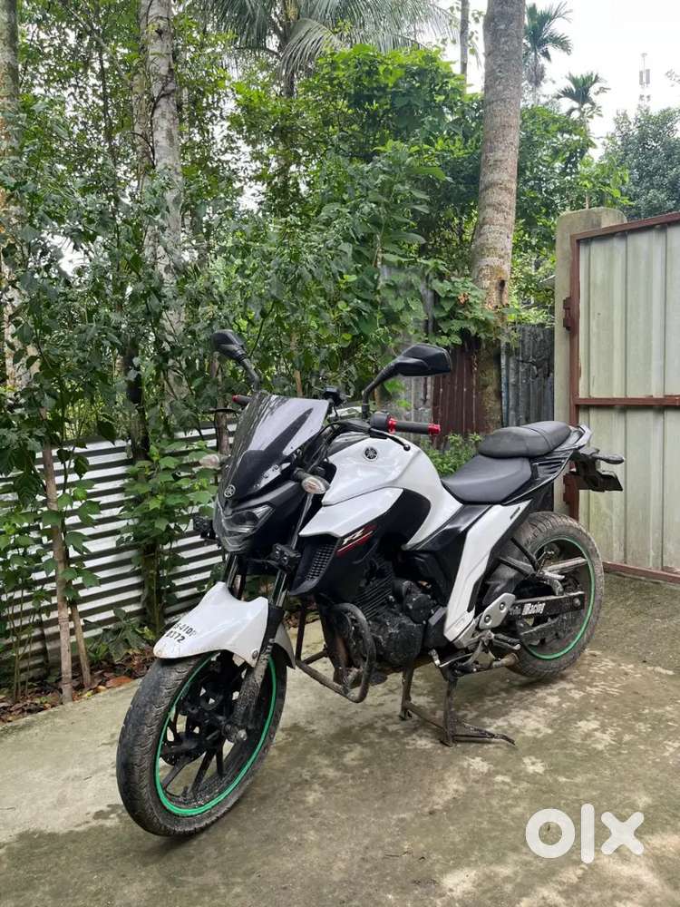 Urgent sale Yamaha FZ250/FZ25