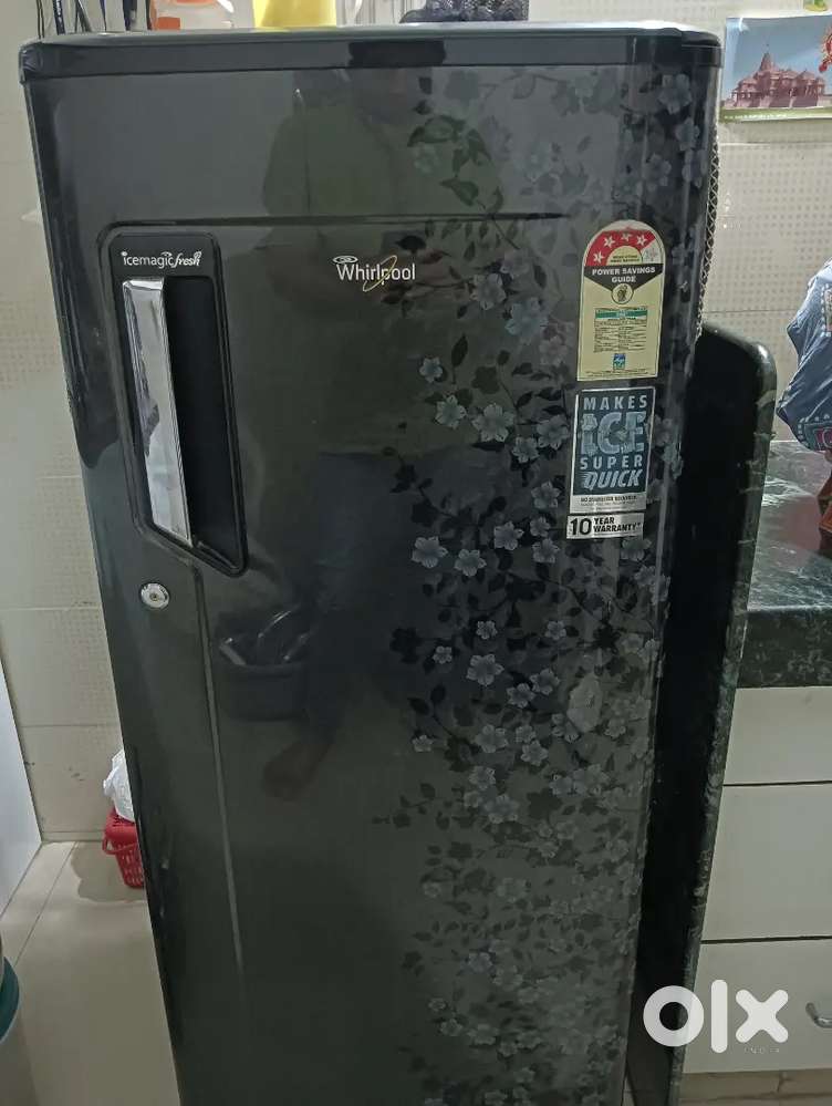 Whirlpool 200 ltr single door fridge @5000 only