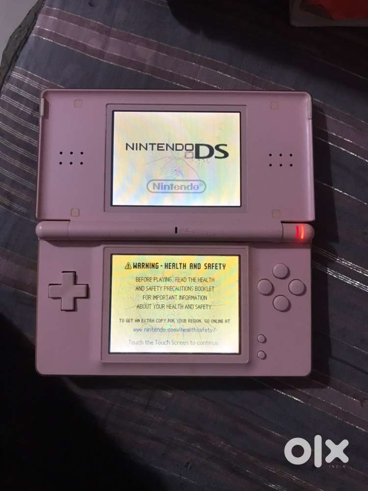 Nintendo ds lite with 1 game card