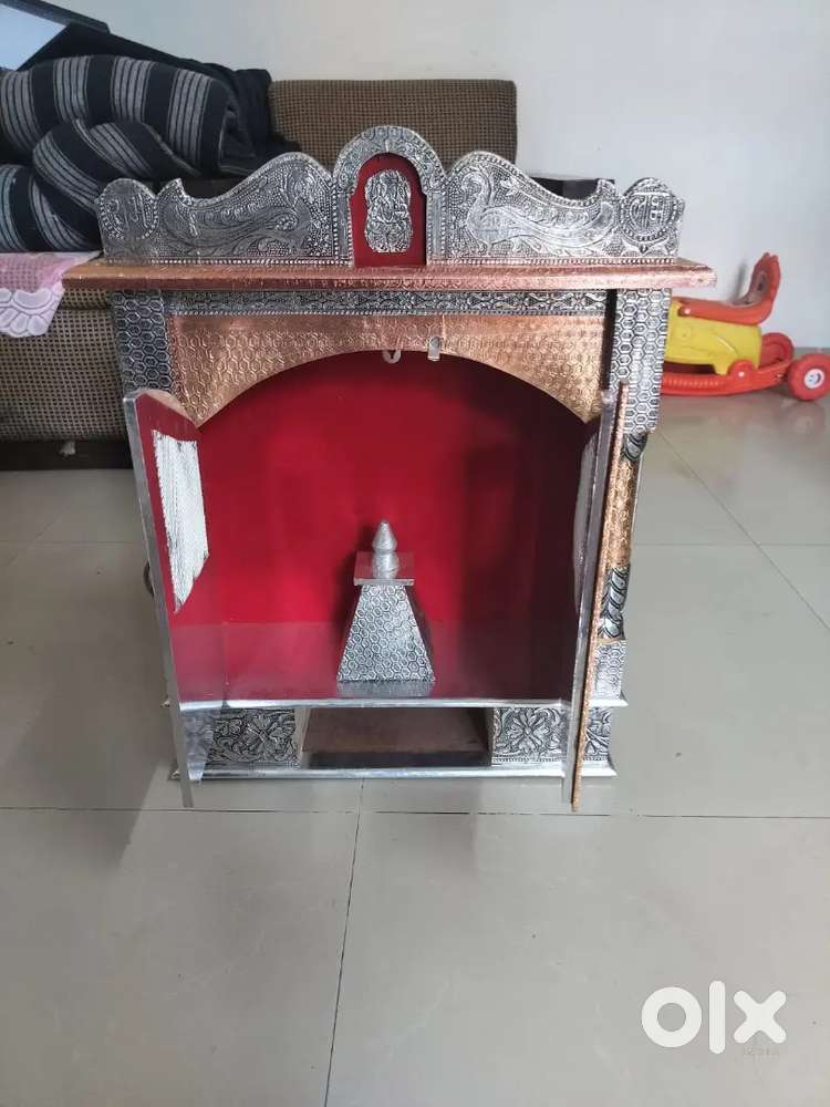 Poora New Mandir Hai. Ek baar bhi use nhi hua hai.