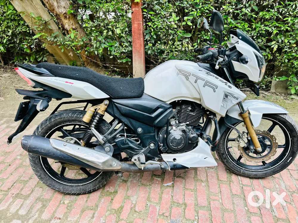 न फिसलनेवाली अपाचे Apache RTR 180 dual Channel ABS in best condition