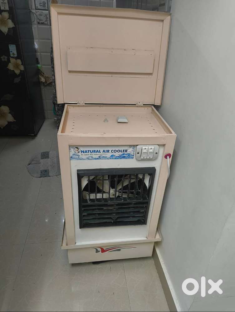 Air cooler with water pump