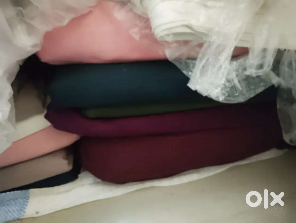 Stall par garments sale karne kai liye ladka chahiye