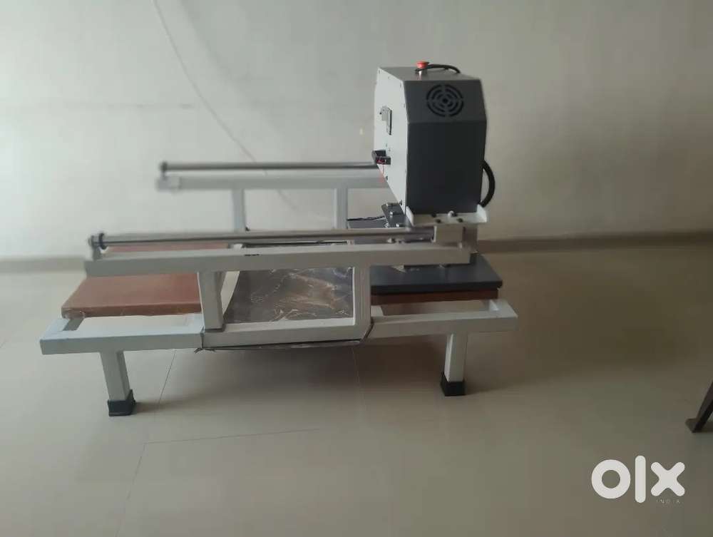 Hot fixing machine and compressor