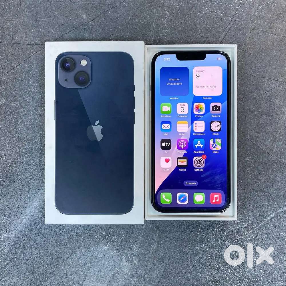 Selling my IPhone 13 With Bill Box And Accessories.