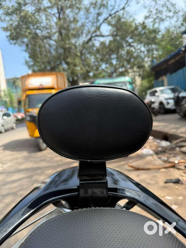 Burgman Backrest - Very New