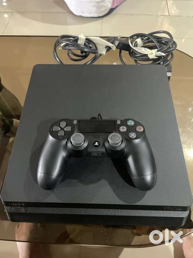 Ps4 Slim 1TB With Box Pack 2 Controller