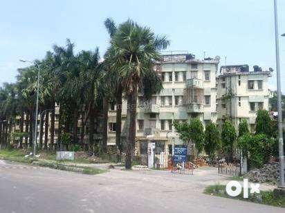 1.5 bhk flat in gated society no brokerage, restriction