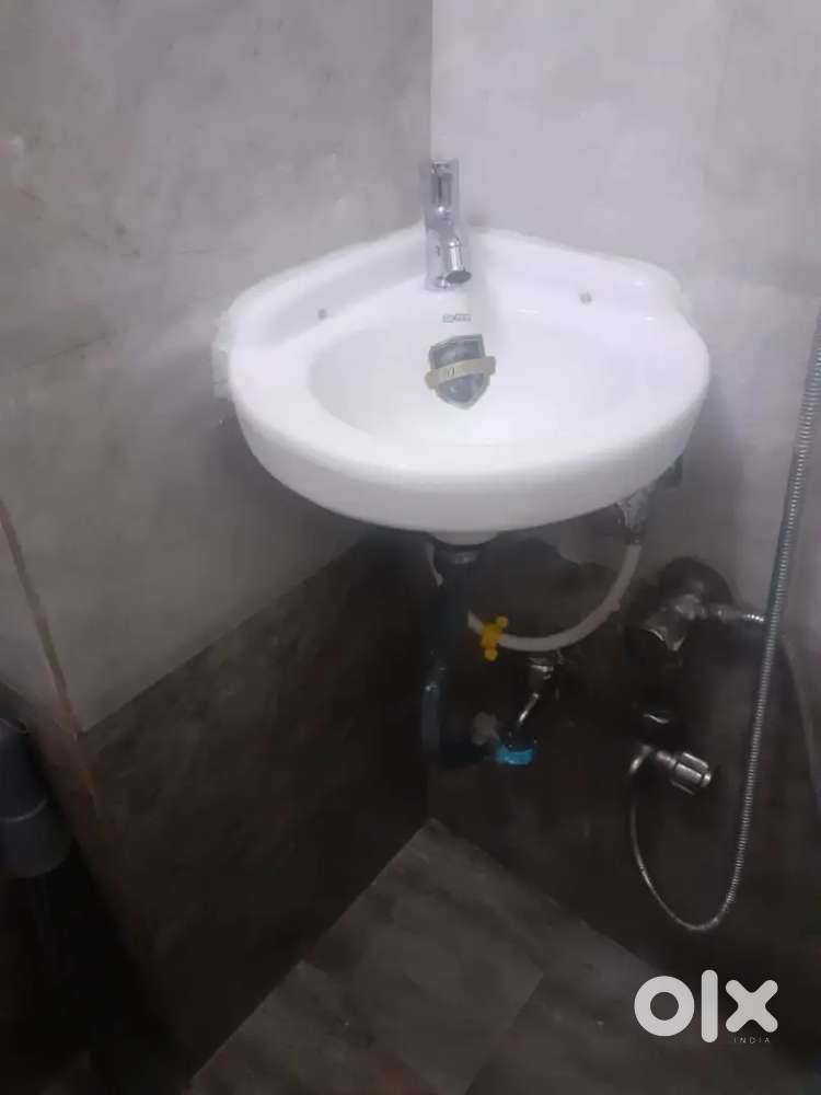 1 rK for rent in Andheri east