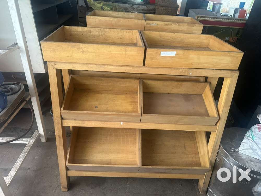 Showroom Furniture