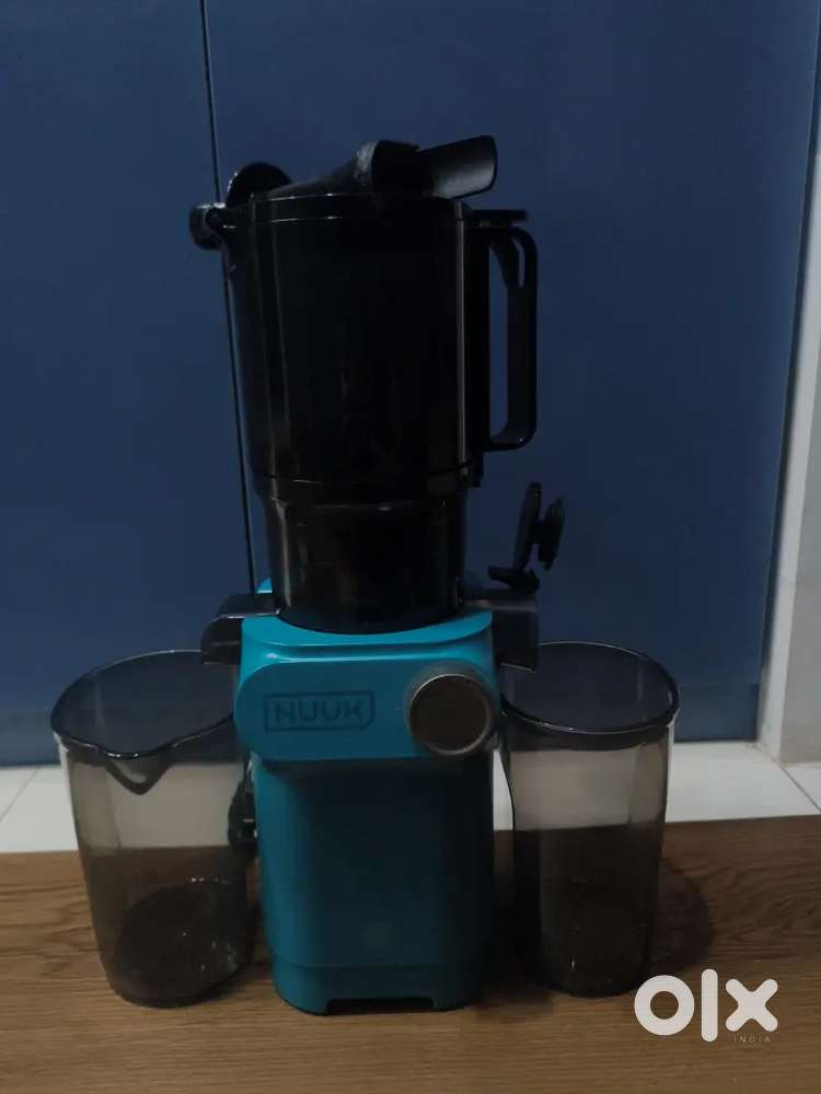 Premium Cold Press Juicer  Used Once  Like New  Warranty
