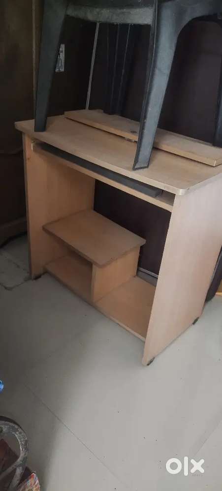 Study table/ computer table