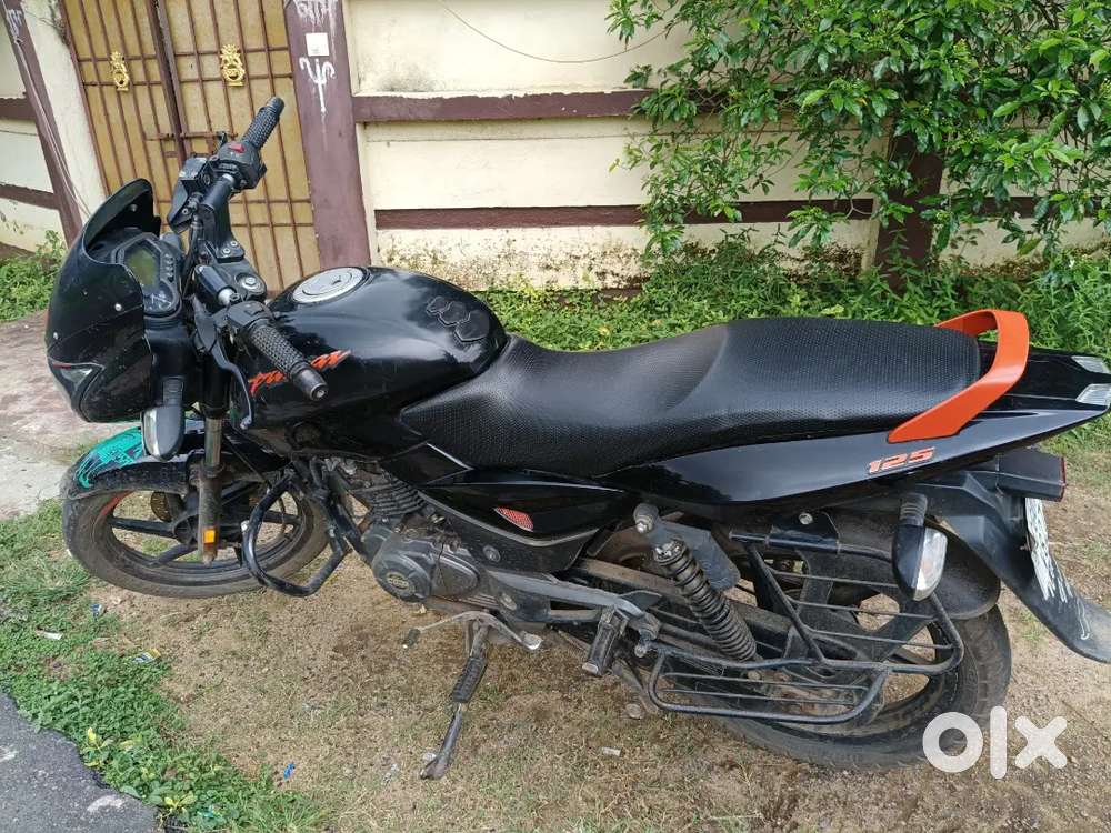 Bajaj pulser 125