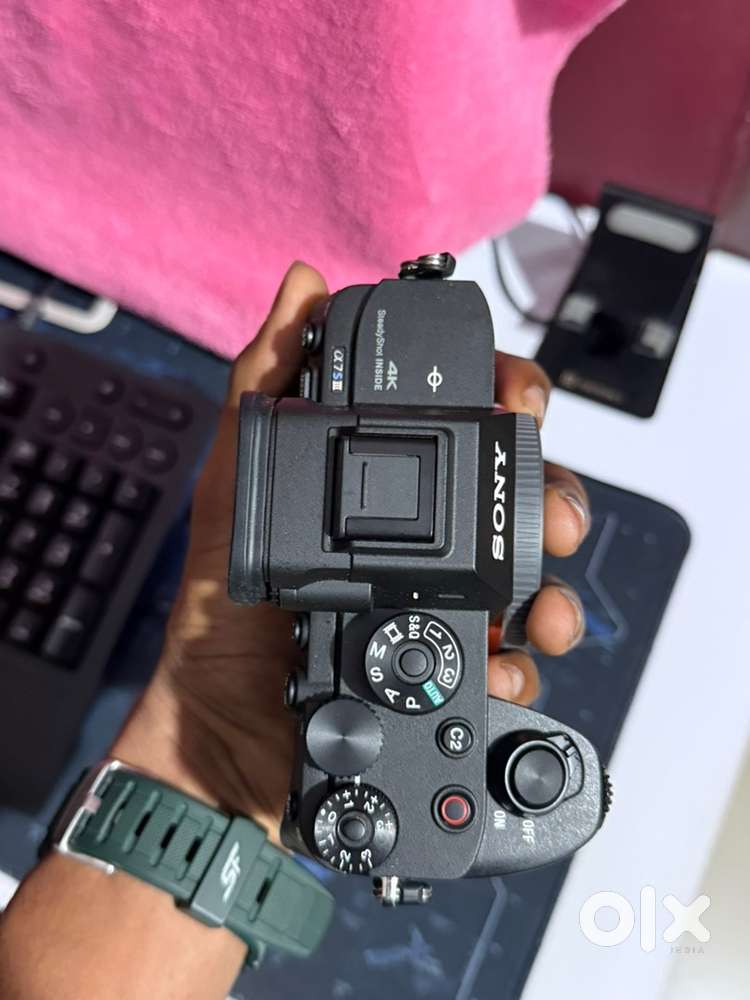 Sony 7s3 new Body only 1 month use