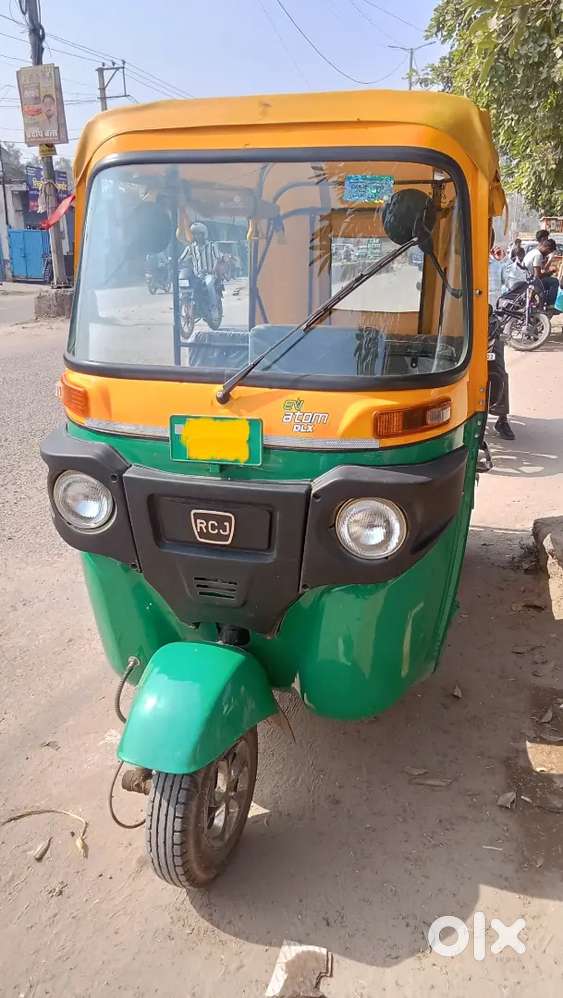 Electric Auto Rikshaw Rs. 50000 DP he. Baki EMI baki he jo.