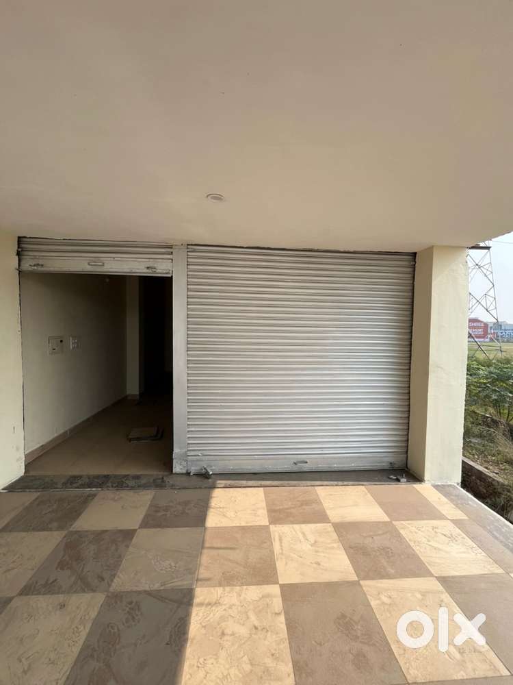SHOWROOM on RENT on Roopnagar Bypass Road