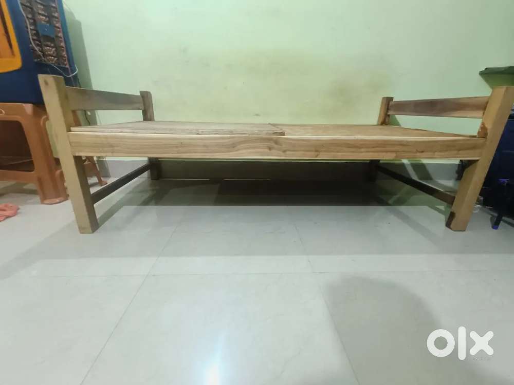 Wooden Bed 6FT