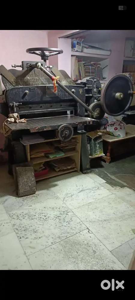 Paper cutting mechine