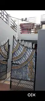 Makan bechna hai