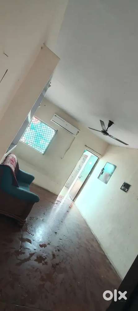 For renting multi room at 2nd floor