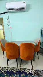 4 SEATER DINING TABLE