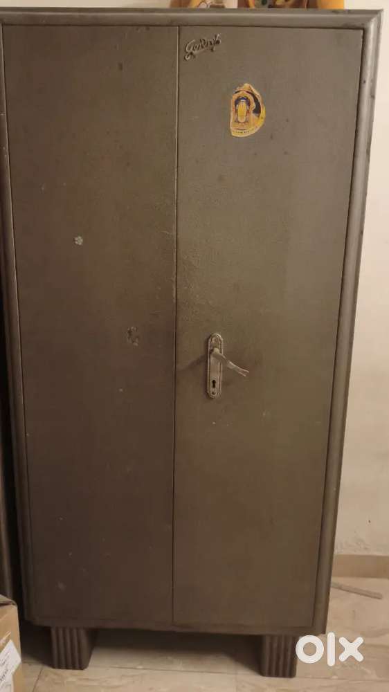 Bouble-door iron almirah