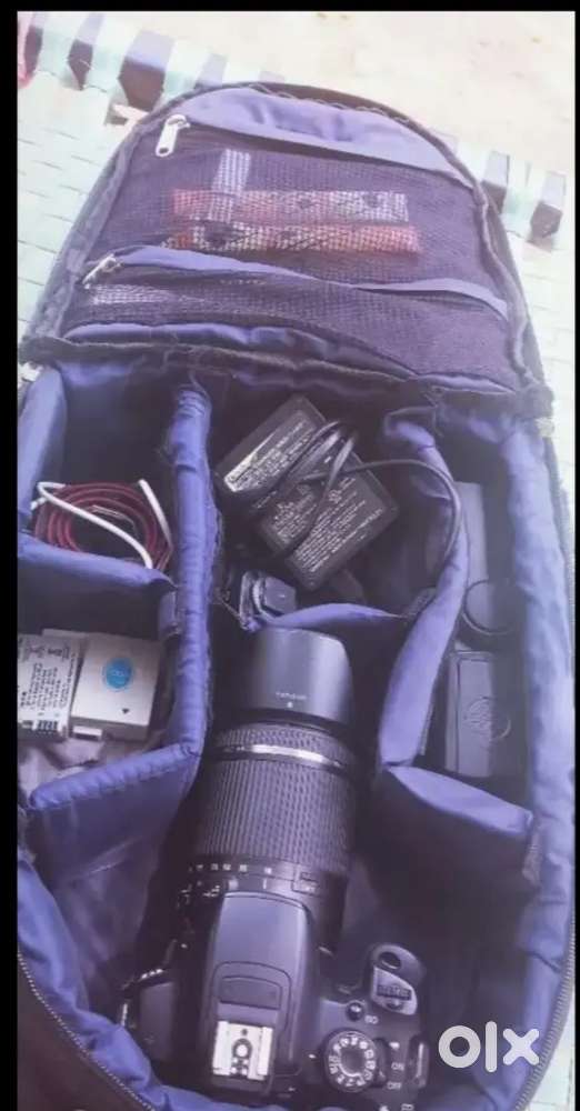 Canon 700d with long lense and dual battery full kit for sale