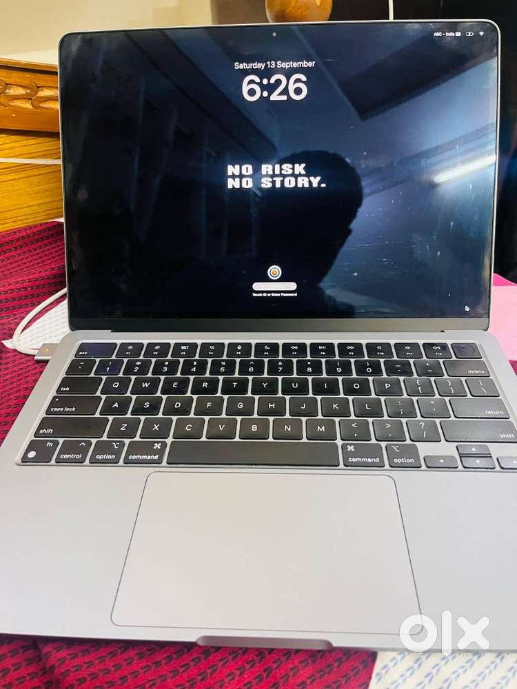 Apple MacBook M2 – 256GB SSD  8GB RAM – Excellent Condition