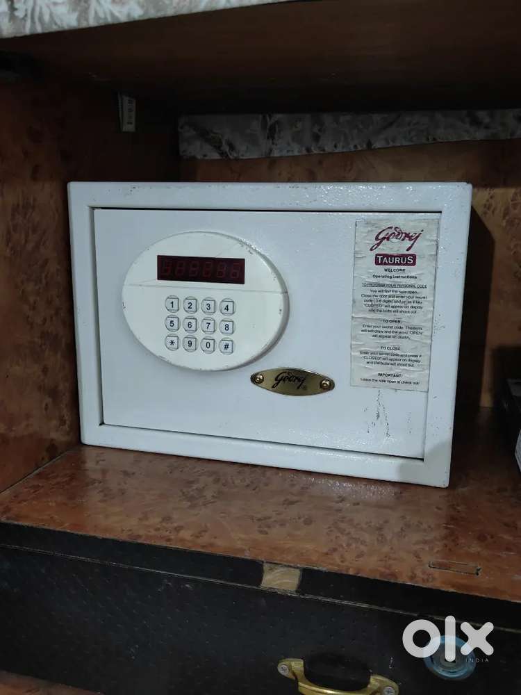 Godrej Taurus Digital Safe Locker – 15L  With 2 Keys