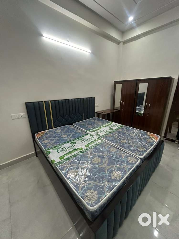 Boys & Girls PG Available in Greater Noida