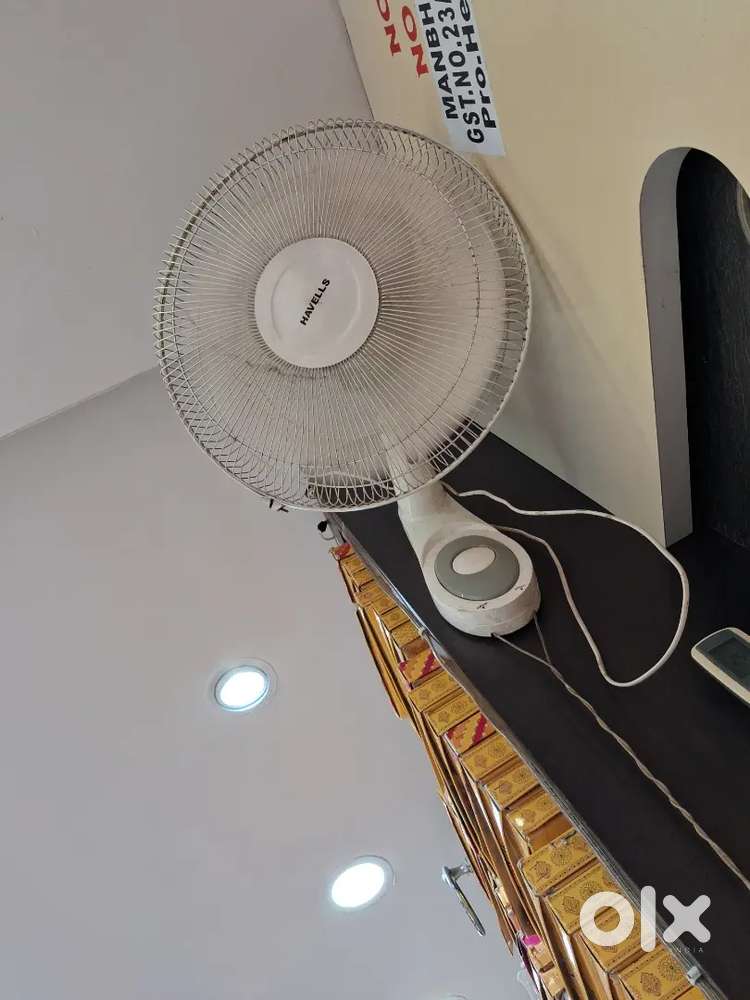 White colour Wall fan 10 pcs
