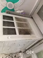 Carrier window only 1year old