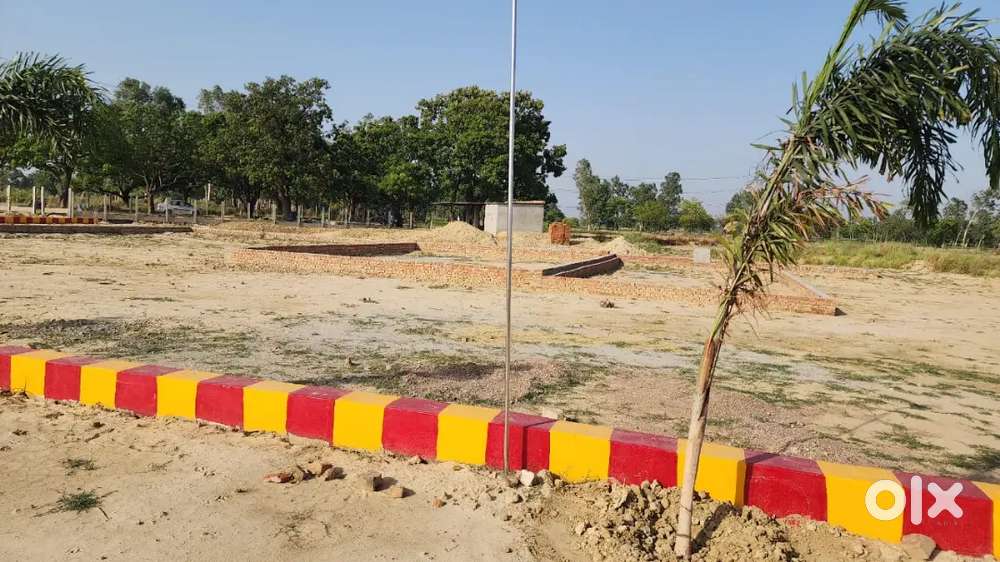 संकट मोचन पब्लिक स्कूल से 700 मीटर की दूरी पर अप्रूव्ड प्लाट